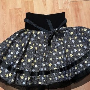 Elastic waist with satin body